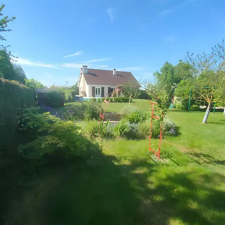 Chez Pierre Et Jocelyne - Bed & Breakfast Vitry-la-Ville